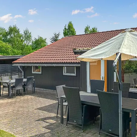 Prázdninový dům Awesome In Vaeggerlose With Wifi Bøtø By