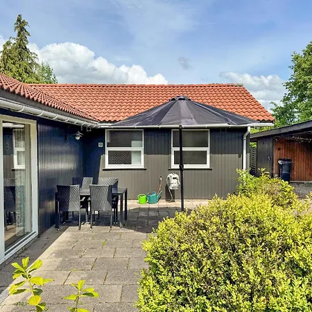 Prázdninový dům Awesome In Vaeggerlose With Wifi *