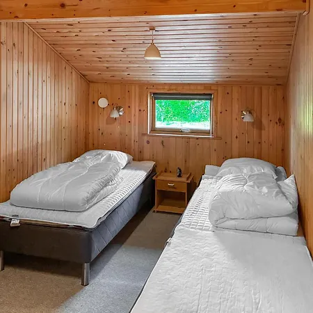 Сasa de vacaciones Awesome In Vaeggerlose With Wifi Bøtø By