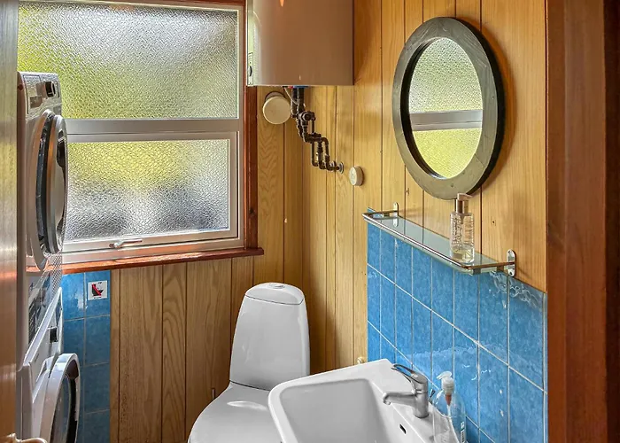 Prázdninový dům Awesome In Vaeggerlose With Wifi Bøtø By